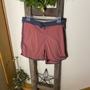 💥Patagonia Scallop Hem Stretch Wavefarer Boardshorts💥